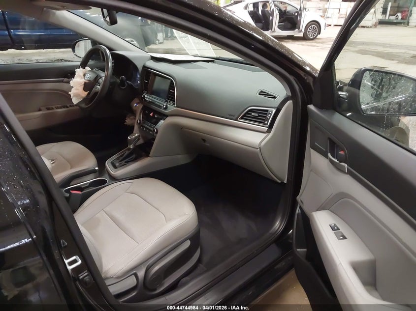 VIN 5NPD84LF3HH011753 2017 HYUNDAI ELANTRA LIMITED