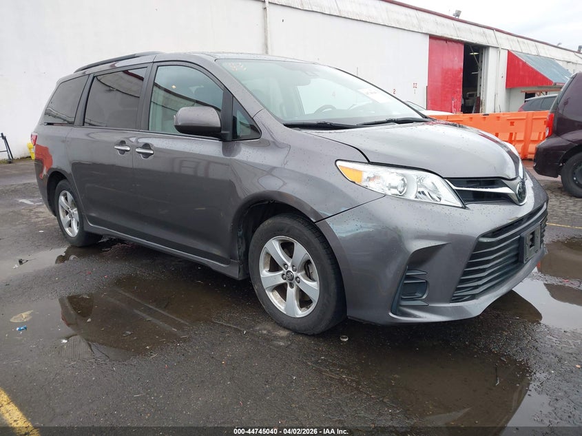 2019 Toyota Sienna Le 8 Passenger