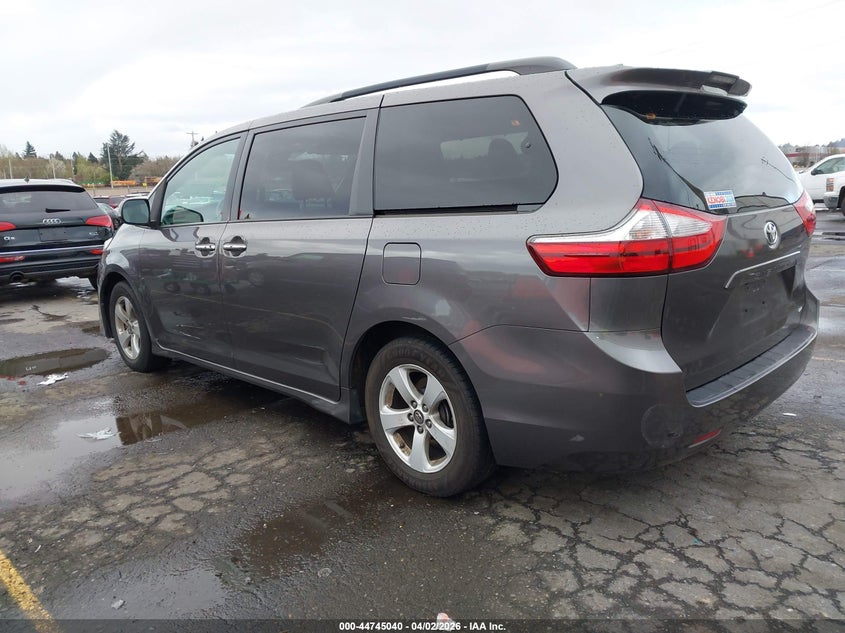 2019 Toyota Sienna Le 8 Passenger