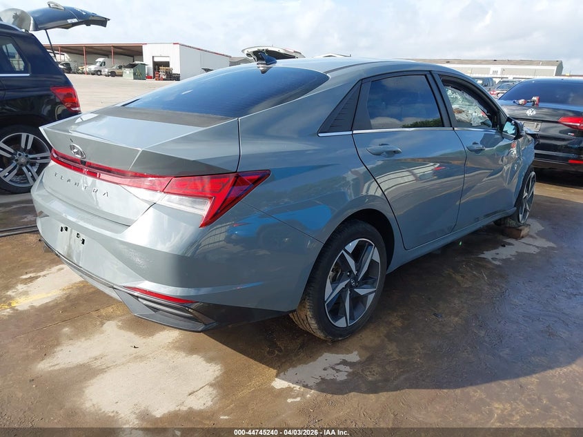 2021 HYUNDAI ELANTRA auction photo 4