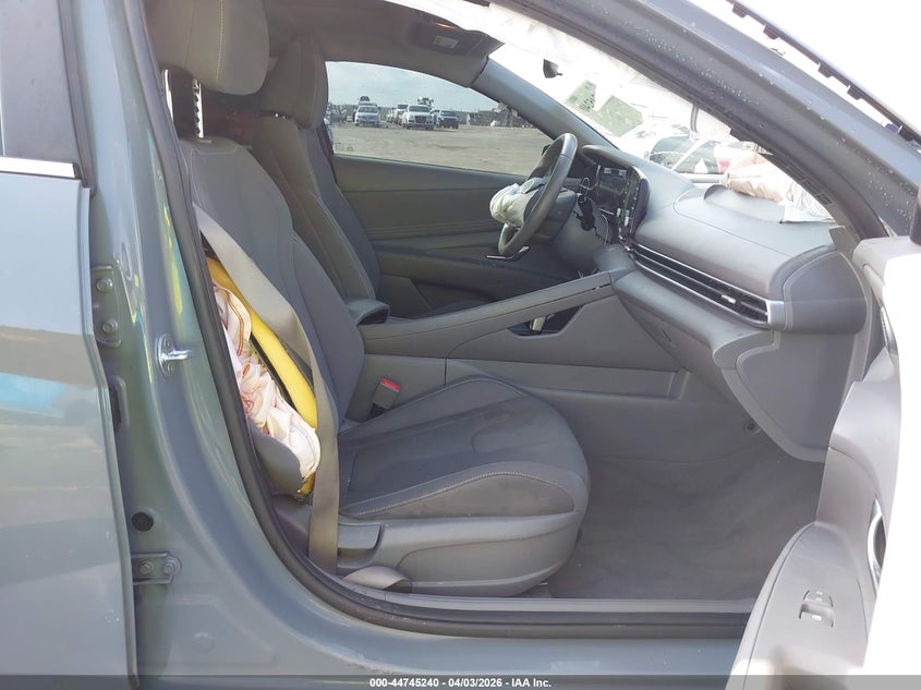 2021 HYUNDAI ELANTRA auction photo 5