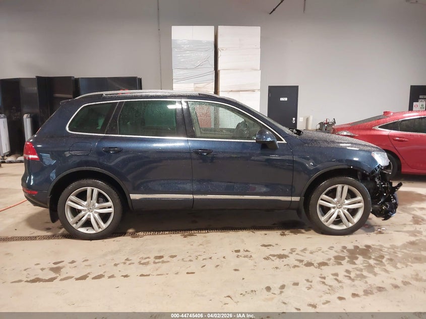 2013 Volkswagen Touareg Vr6 Executive VIN: WVGEF9BP0DD002506 Lot: 44745406