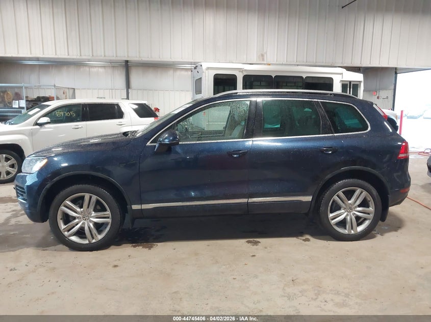 2013 Volkswagen Touareg Vr6 Executive VIN: WVGEF9BP0DD002506 Lot: 44745406