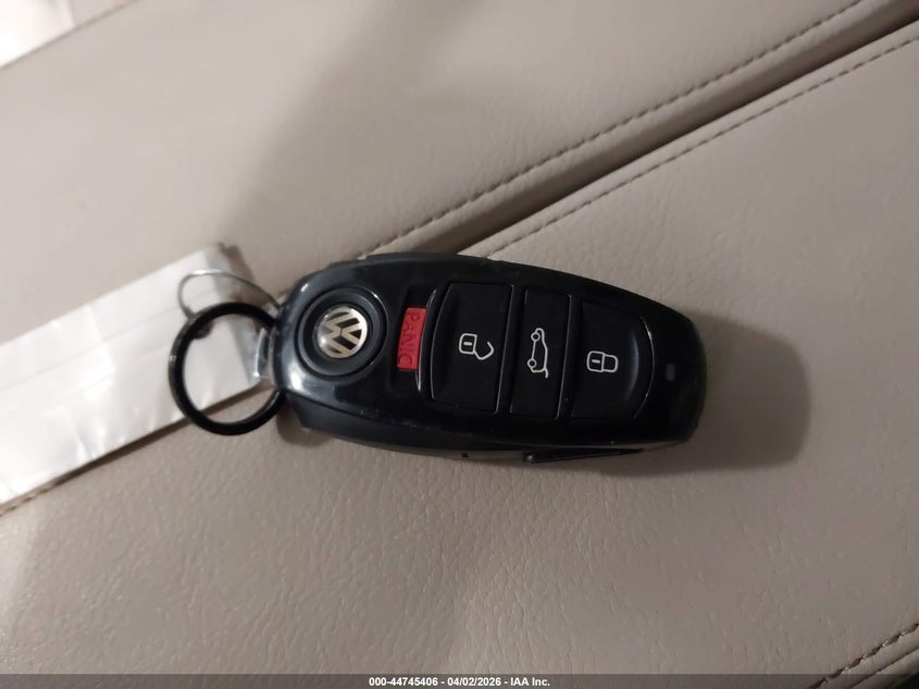 2013 Volkswagen Touareg Vr6 Executive VIN: WVGEF9BP0DD002506 Lot: 44745406