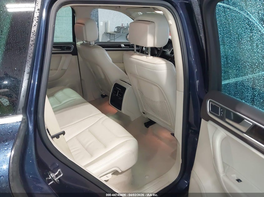 2013 Volkswagen Touareg Vr6 Executive VIN: WVGEF9BP0DD002506 Lot: 44745406