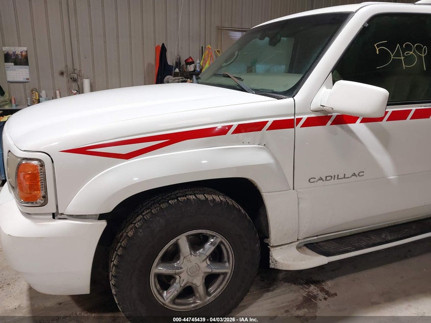 2000 Cadillac Escalade Standard VIN: 1GYEK63R2YR223347 Lot: 44745439