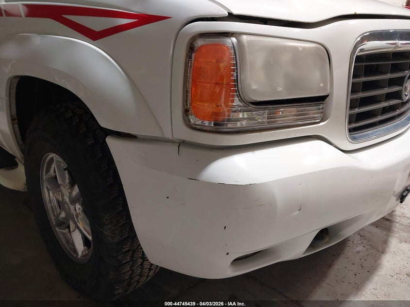 2000 Cadillac Escalade Standard VIN: 1GYEK63R2YR223347 Lot: 44745439