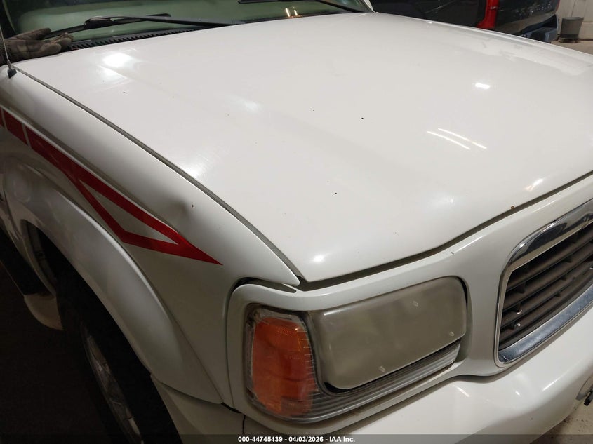 2000 Cadillac Escalade Standard VIN: 1GYEK63R2YR223347 Lot: 44745439