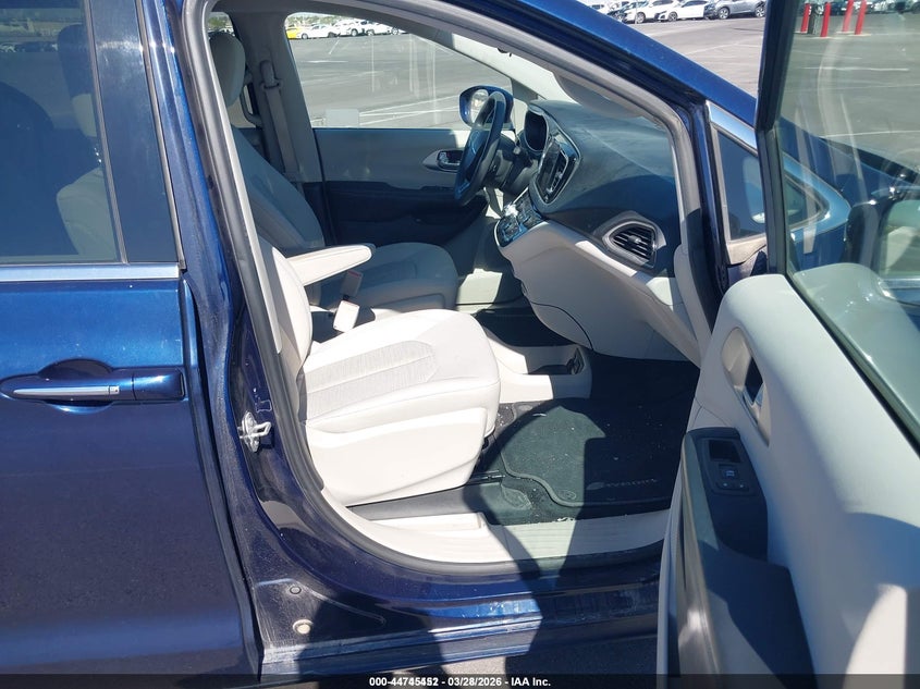 2017 Chrysler Pacifica Hybrid Touring Plus