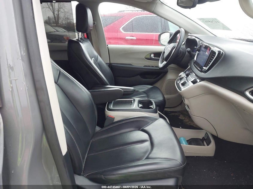 2023 CHRYSLER PACIFICA auction photo 5