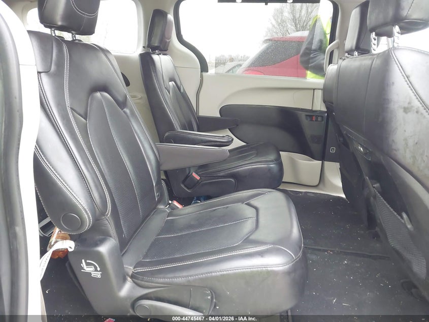 2023 CHRYSLER PACIFICA auction photo 8