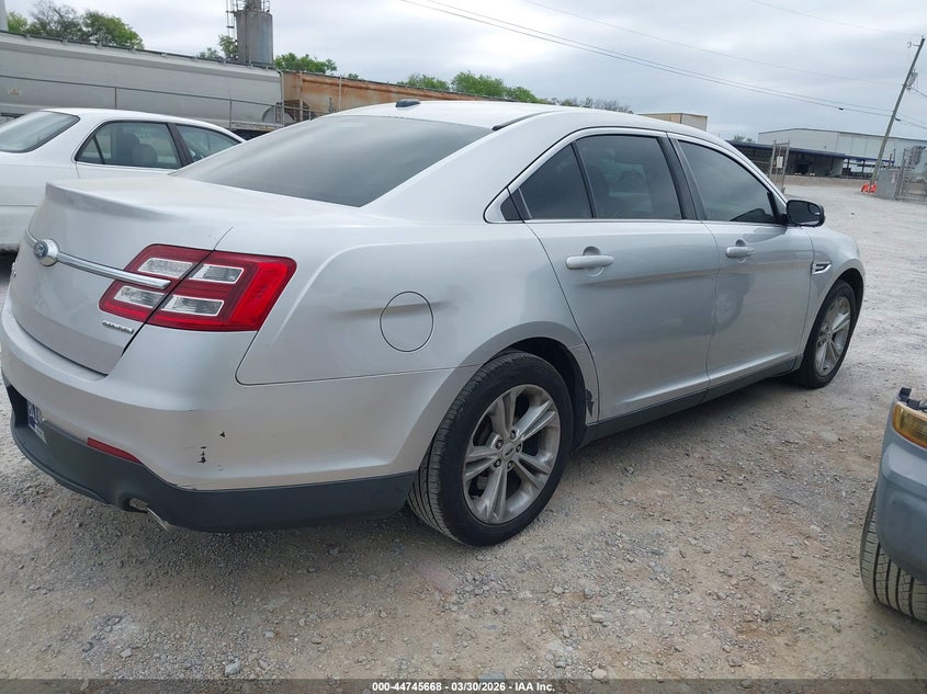 Vin: 1fahp2d8xjg118159, lot: 45242863, ford taurus se 20184