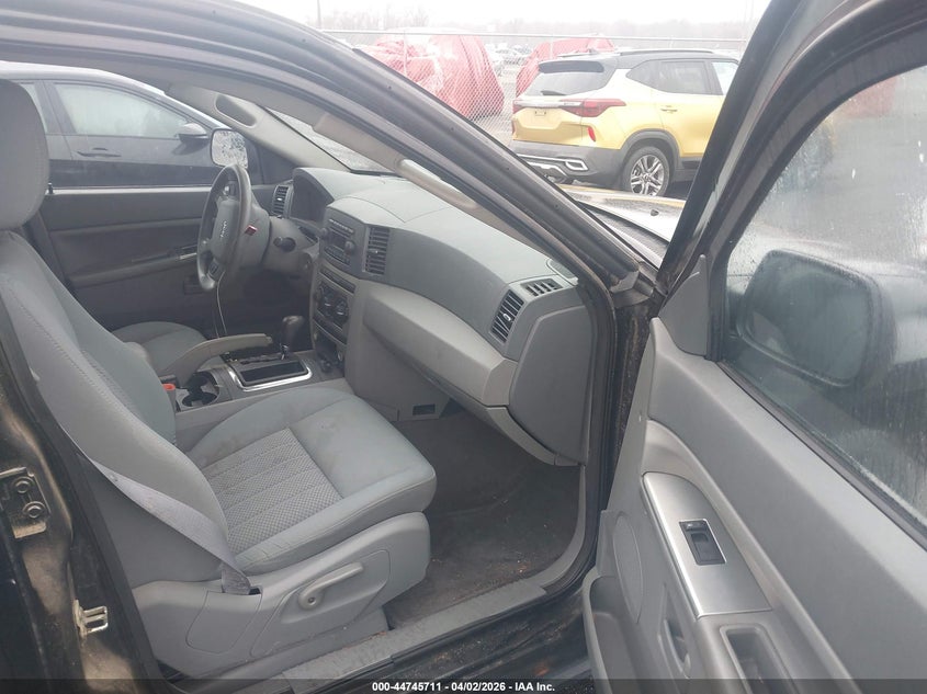 2005 Jeep Grand Cherokee Laredo