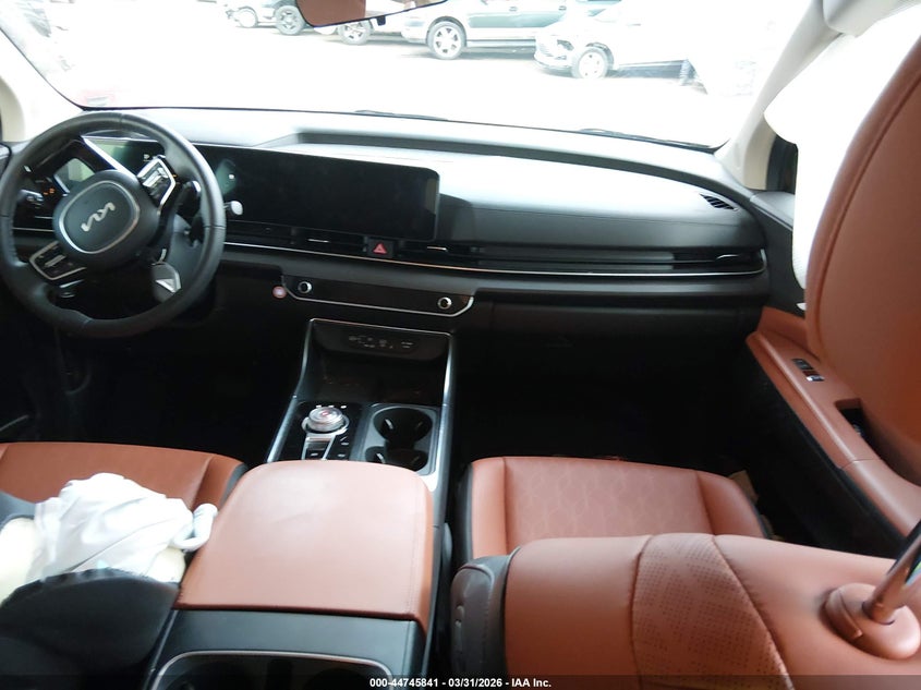 2025 KIA CARNIVAL MPV HYBRID auction photo 5