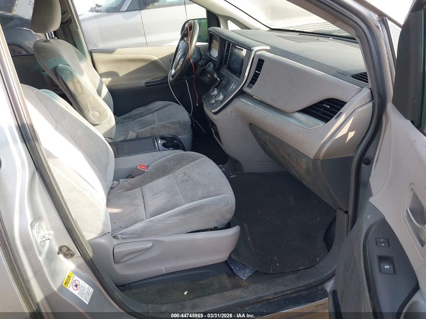2015 Toyota Sienna Le 8 Passenger