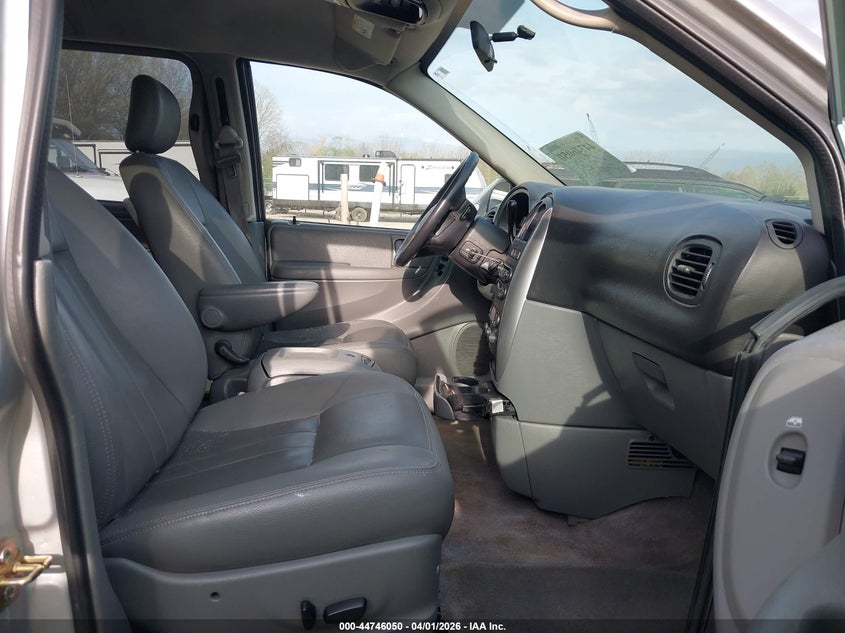 2006 Chrysler Town & Country Touring