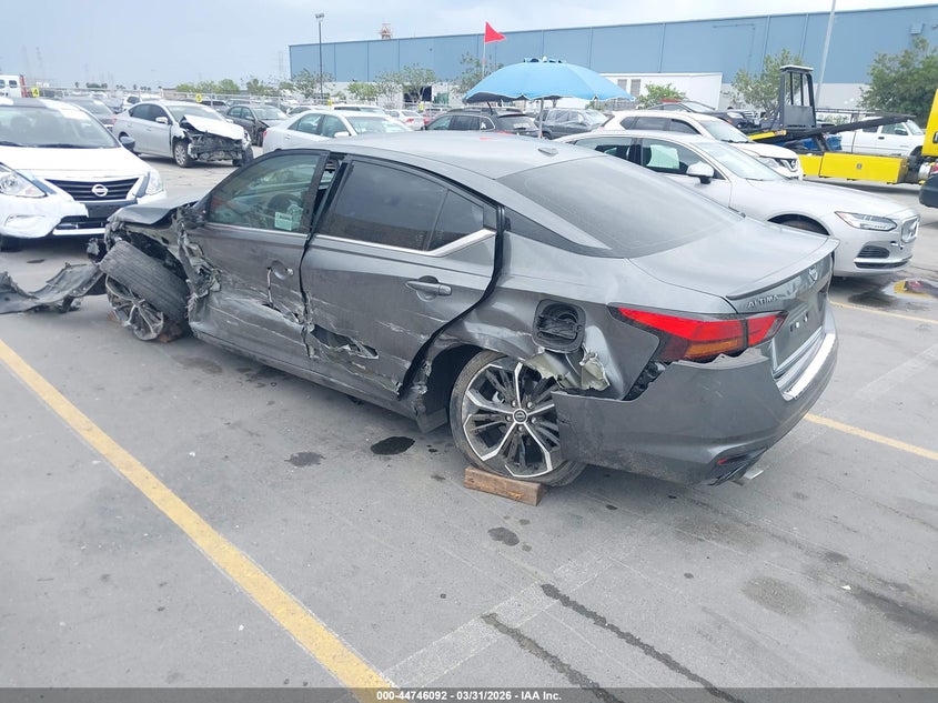 2023 Nissan Altima Sr Fwd