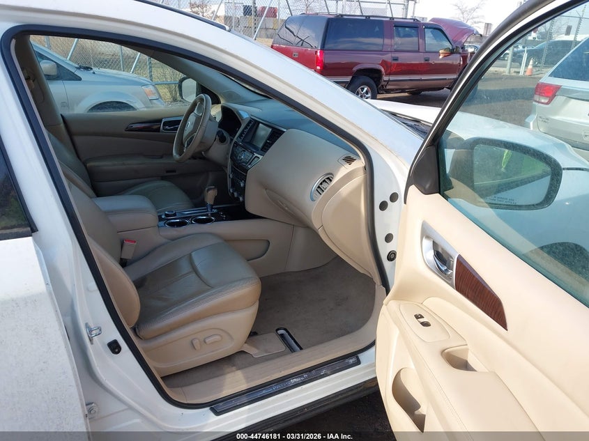 2014 Nissan Pathfinder Platinum