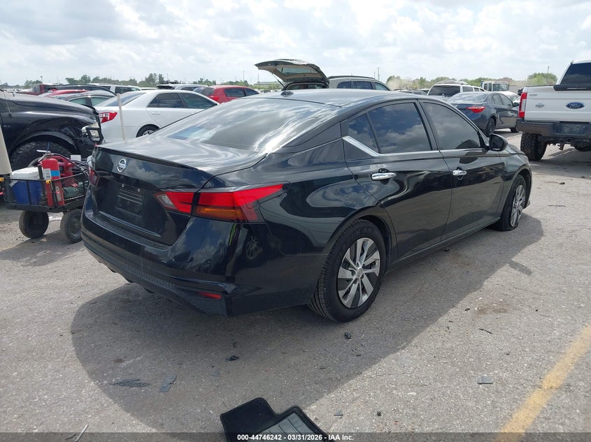 2019 NISSAN ALTIMA auction photo 4