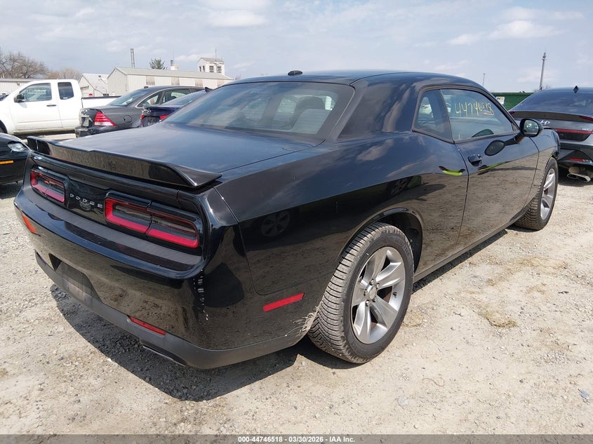 2016 Dodge Challenger Sxt