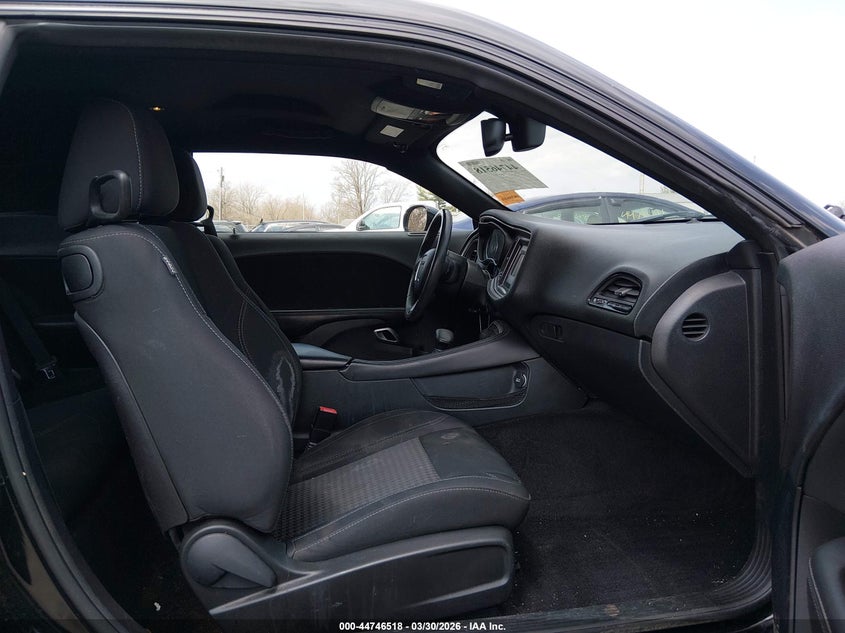 2016 Dodge Challenger Sxt