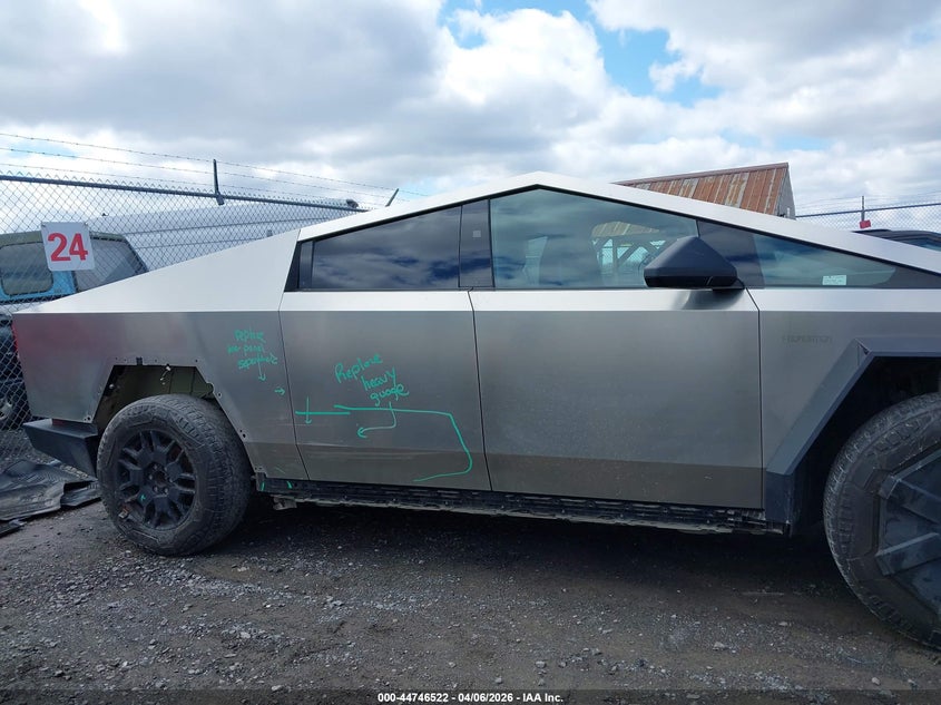 2024 Tesla Cybertruck All-Wheel Drive VIN: 7G2CEHED1RA023594 Lot: 44746522
