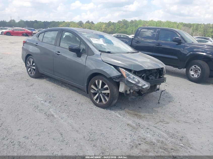 2021 NISSAN VERSA SR XTRONIC CVT