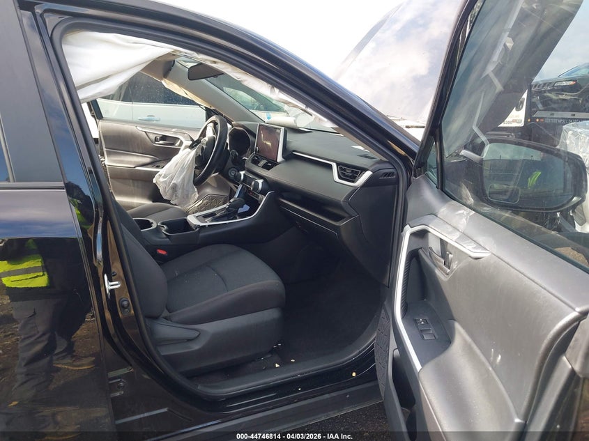 VIN 2T3H1RFV1PW245743 2023 TOYOTA RAV4 LE