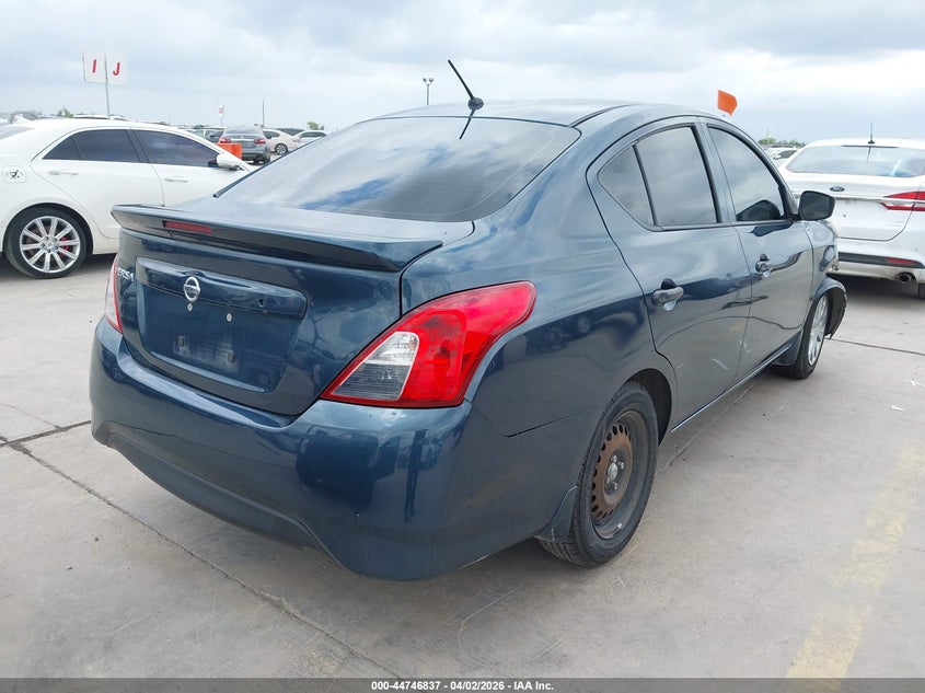 2017 NISSAN VERSA auction photo 4