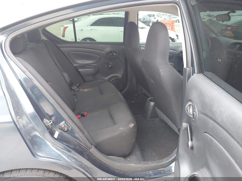 2017 NISSAN VERSA auction photo 8