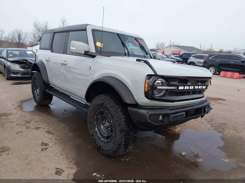 2024 Ford Bronco Outer Banks