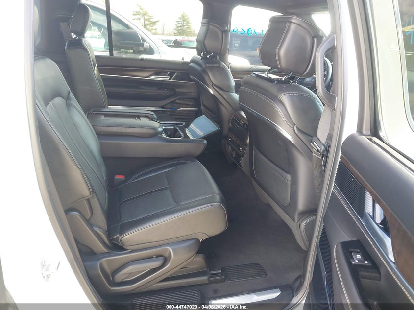 2022 Jeep Grand Wagoneer Series I 4X4 VIN: 1C4SJVEJ8NS113565 Lot: 44747020