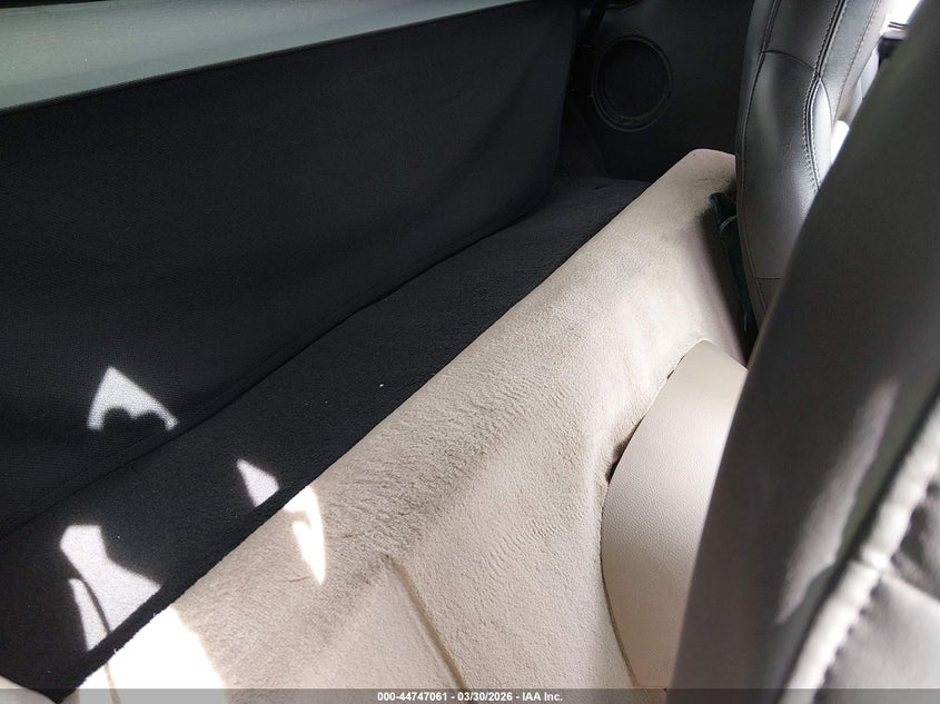 2011 Chevrolet Corvette VIN: 1G1YF2DW9B5110748 Lot: 44747061