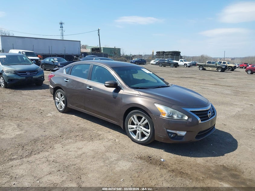 2013 Nissan Altima 3.5 Sv