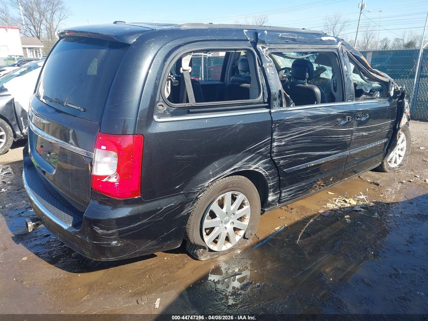 2013 Chrysler Town & Country Touring