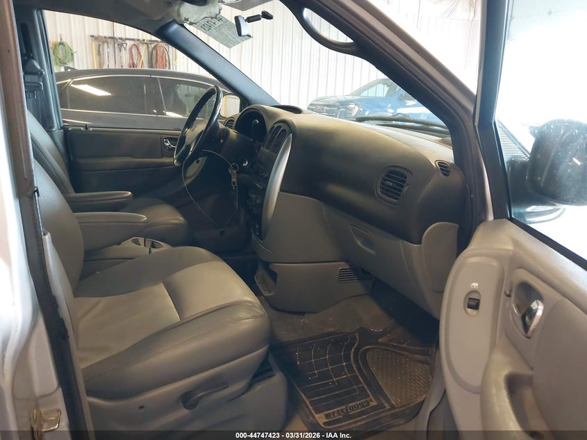 2004 Dodge Grand Caravan Sxt