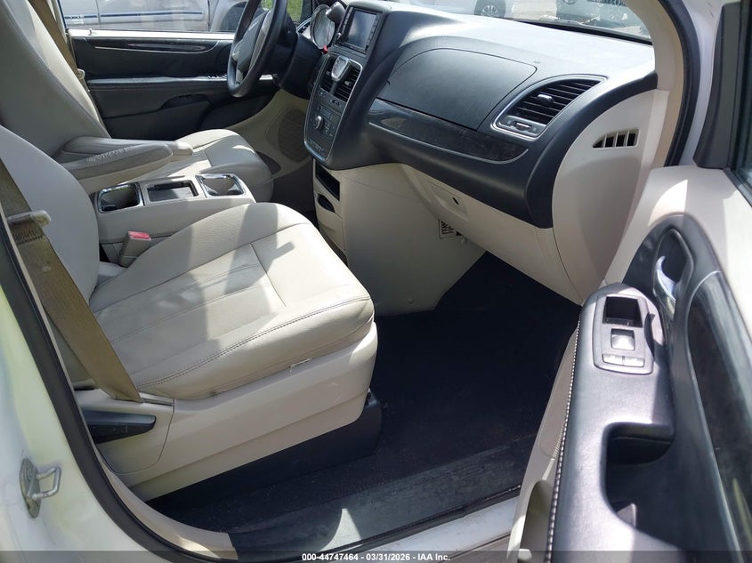 2015 Chrysler Town & Country Touring