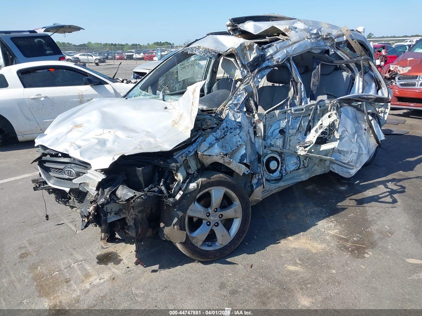 2008 KIA RONDO auction photo 2