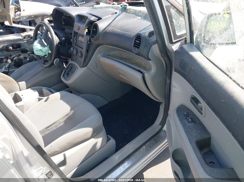 2008 KIA RONDO auction photo 5