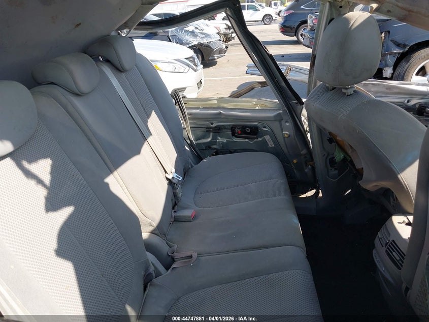 2008 KIA RONDO auction photo 8