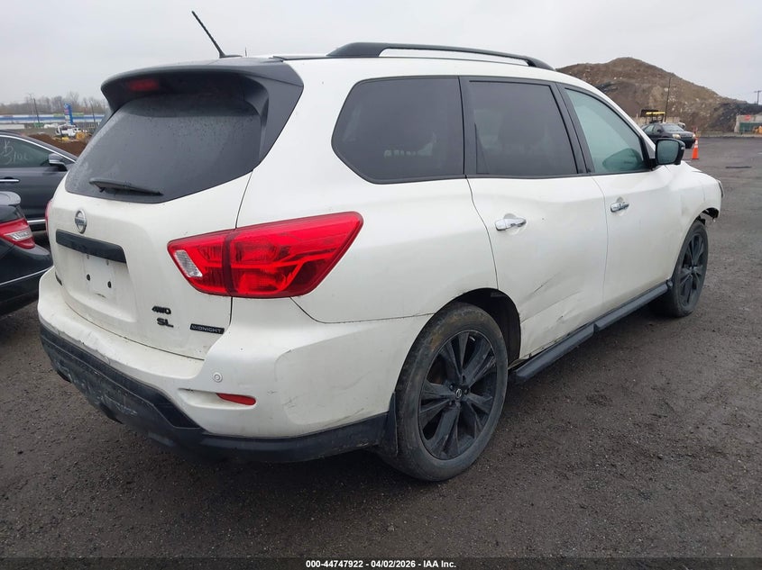 2018 Nissan Pathfinder Sl