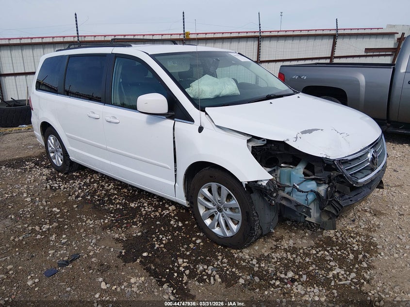 2C4RVABG0ER134898 VOLKSWAGEN ROUTAN Photo 1