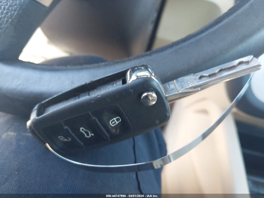 2012 Volkswagen Eos Komfort VIN: WVWBW7AH5CV015332 Lot: 44747998