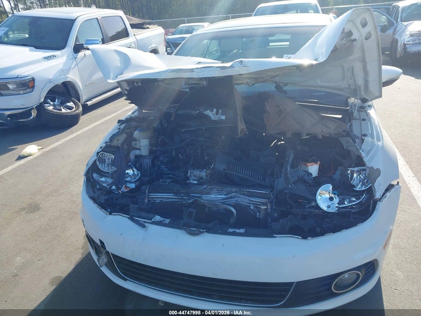 2012 Volkswagen Eos Komfort VIN: WVWBW7AH5CV015332 Lot: 44747998