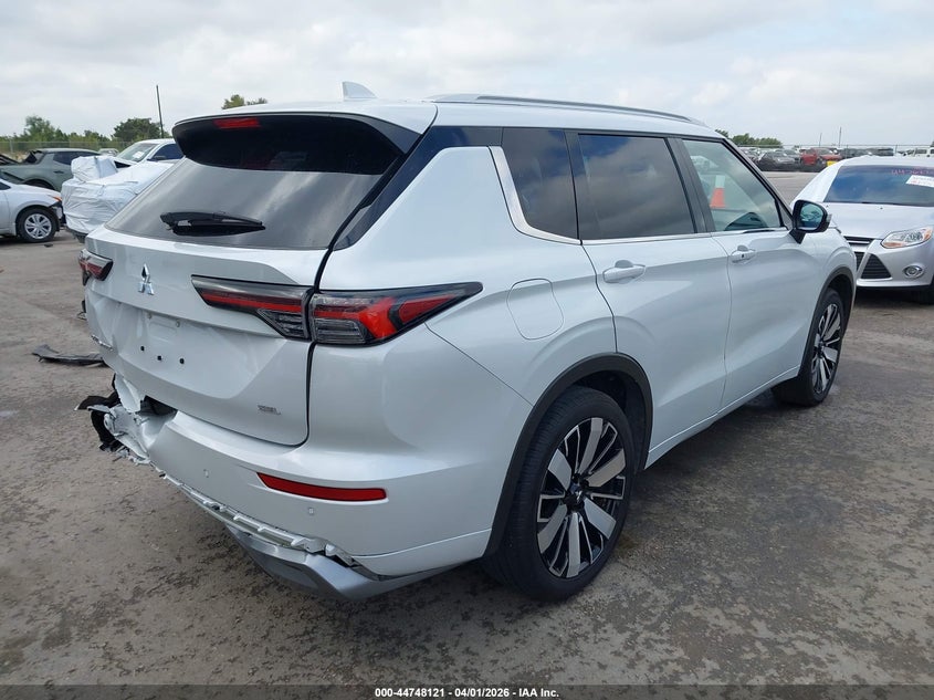 2025 MITSUBISHI OUTLANDER auction photo 4