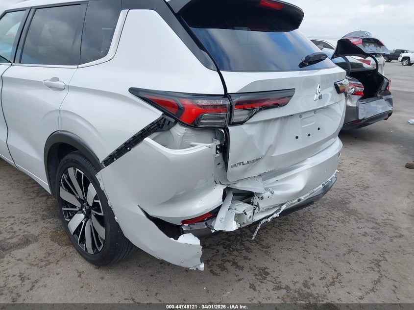 2025 MITSUBISHI OUTLANDER auction photo 6