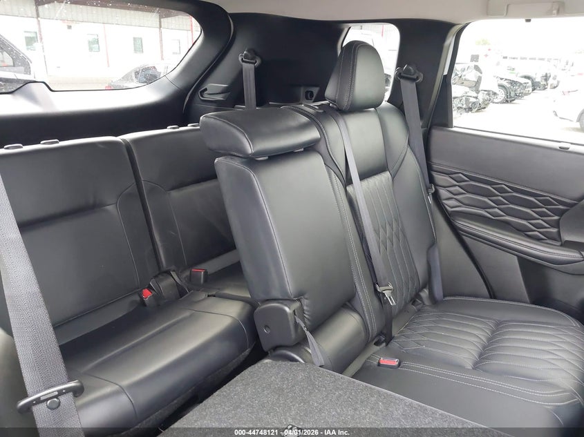 2025 MITSUBISHI OUTLANDER auction photo 8