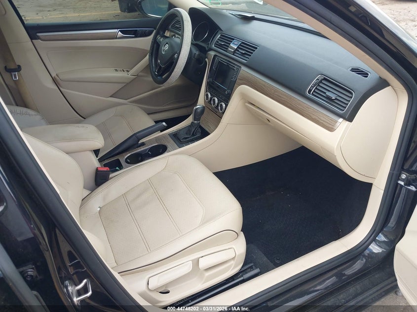 2018 Volkswagen Passat 2.0T Se