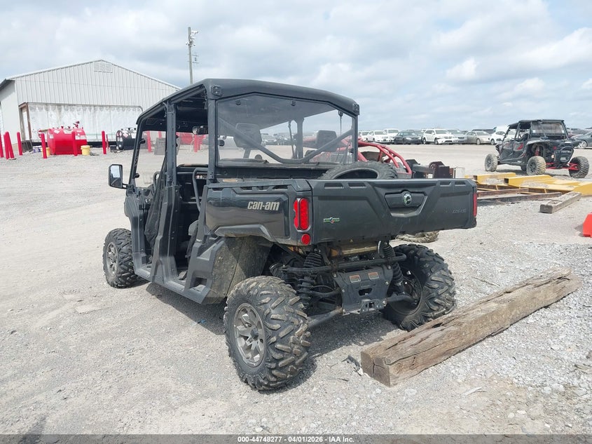 2023 Can-Am Defendertraxter