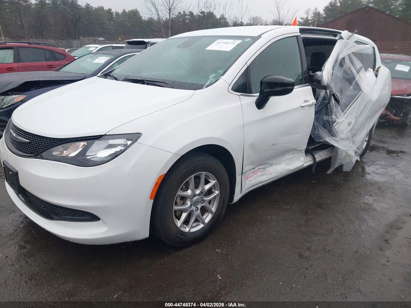 Vin: 2c4rc1cg3sr525866, lot: 45245569, chrysler voyager lx 20252
